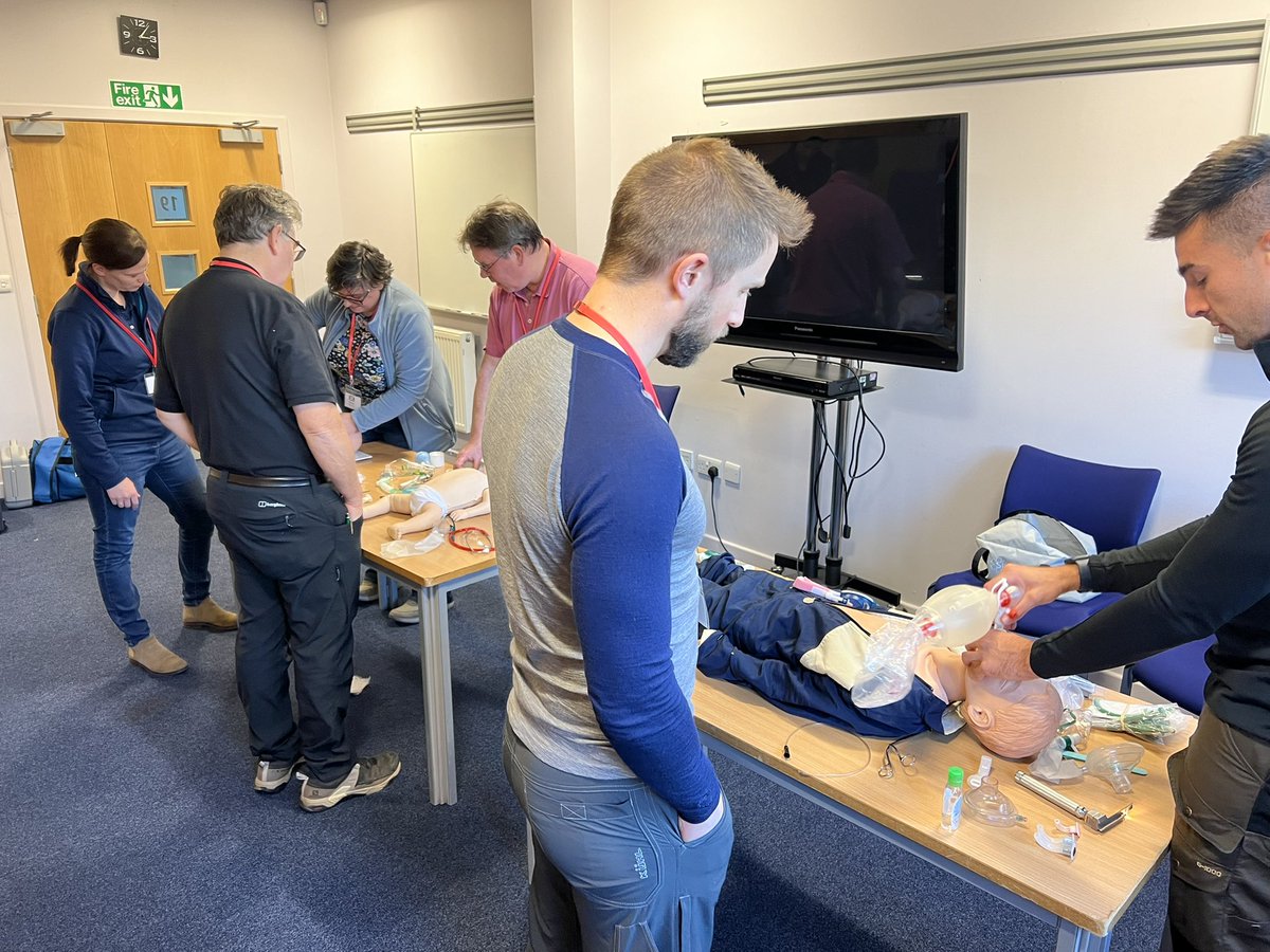 Chillangs's tweet photo. Paediatric airway management session with the @BASICSScotland Red Team. Not at all intimidating having Andrew McIntyre (Prev Scotstar Paeds Lead) as a candidate! #PHPLS #Airway π³π΄σ §σ ’σ ³σ £σ ΄σ Ώ https://t.co/pVwVxQ8AlE