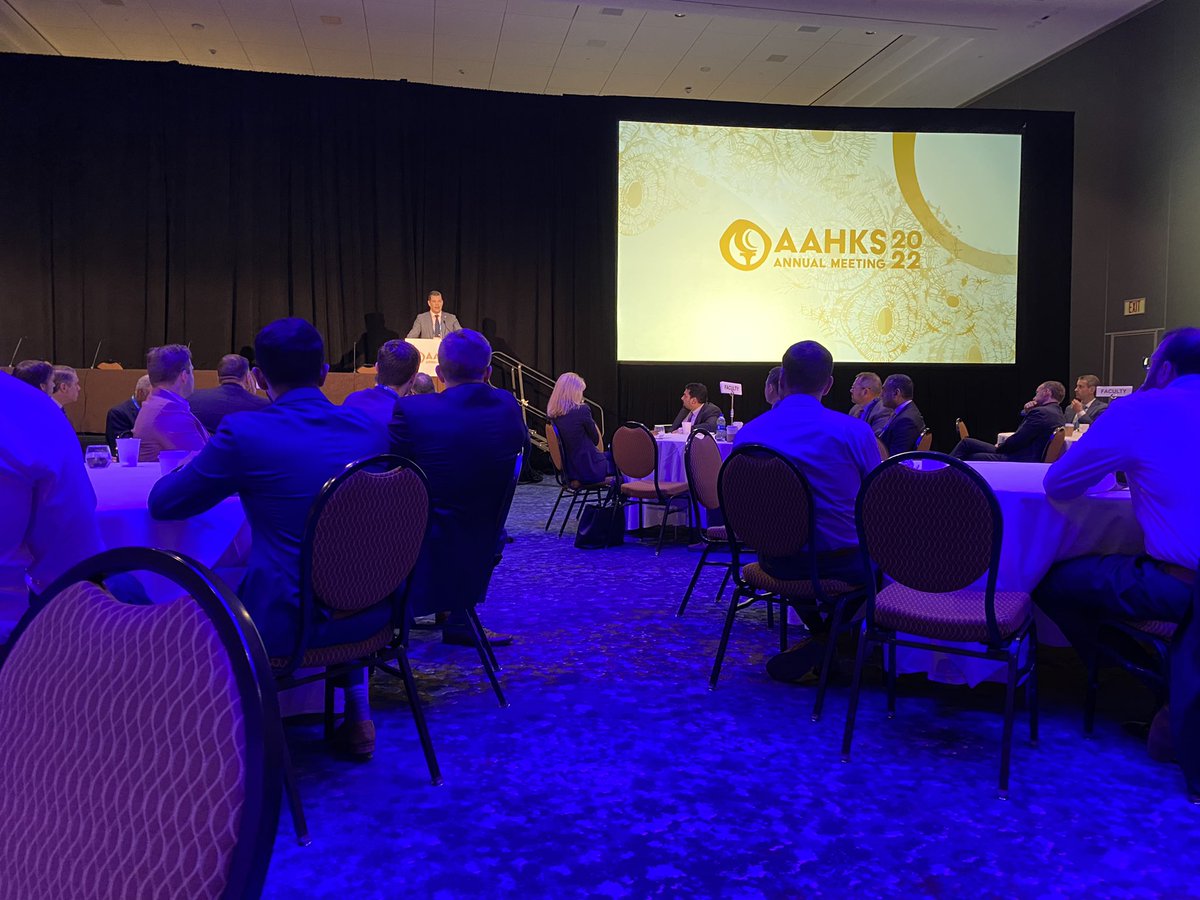 ferrerfh_90's tweet image. @AAHKS #RESIDENTCOURSE @UPMCHamotortho early start