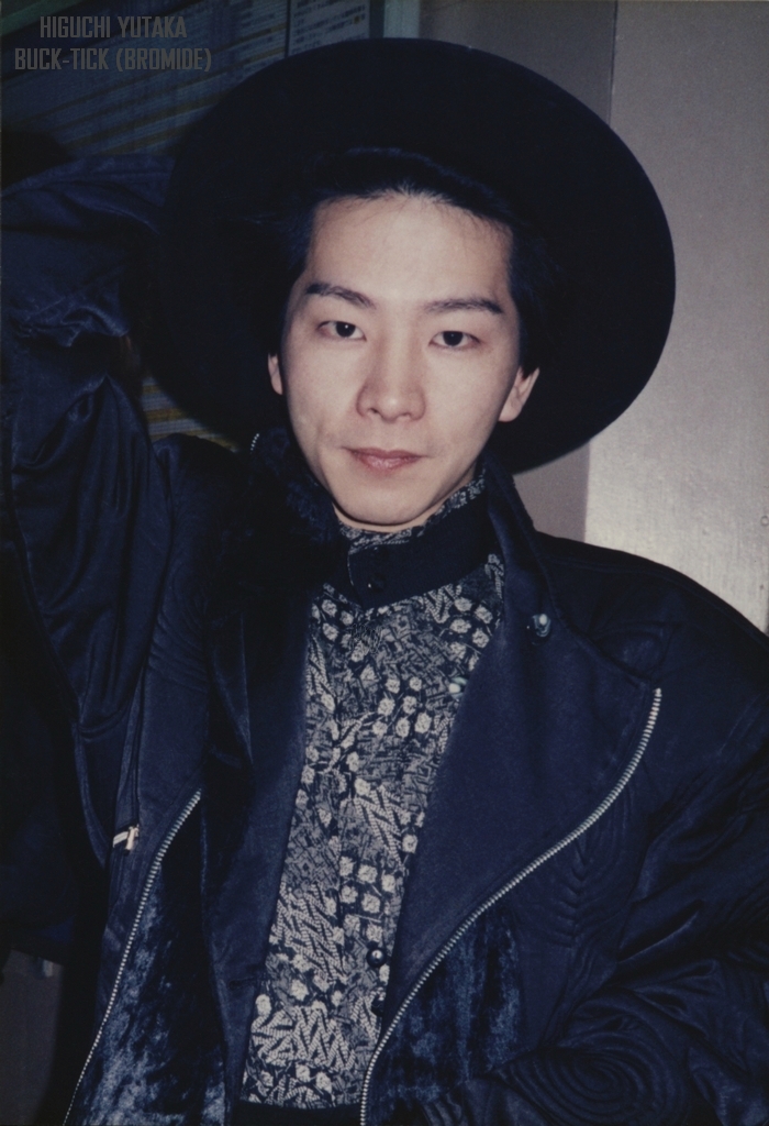 MusicWiki_ru's tweet photo. ゆうたと帽子 
 ┌─┐
 ┴─┴
( '∀' )

If you know when this photo was taken, please let me know (⌒▽⌒)☆

この写真が何年に撮影されたものかご存知でしたら教えてください (≧◡≦)

#BuckTick #Buck_Tick #BT #Higuchi_Yutaka #Хигучи_Ютака #樋󠄀口豊 #jrock #bromide https://t.co/YkP1ECaY9N