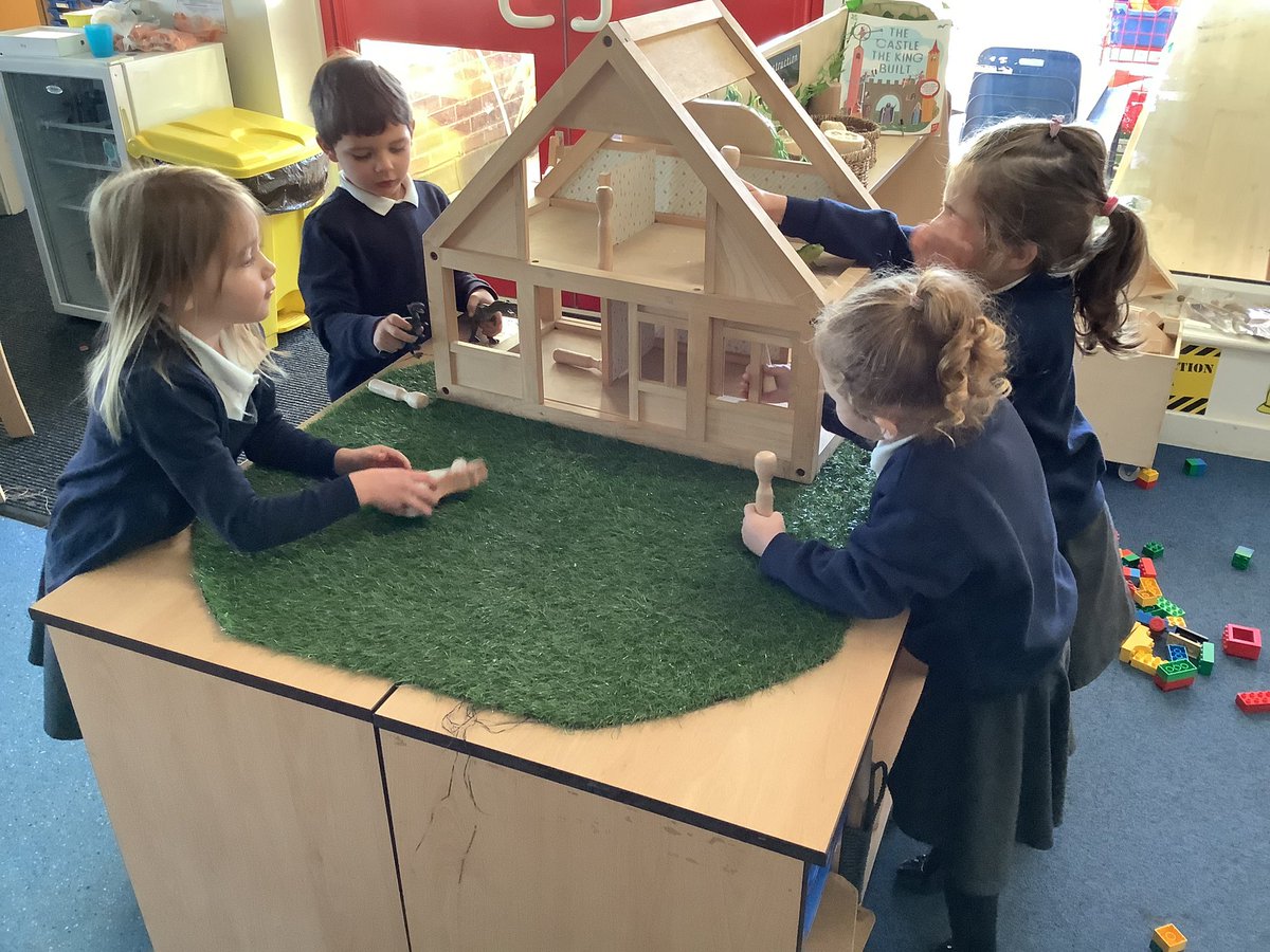 IPMATTowngate's tweet photo. #ReceptionYear1TPA enjoyed discovering their classroom all over again after Miss Ayling and Mrs Allen used their magic wands to move everything around. #creatingamazingspaces https://t.co/E5GcRSwmIw