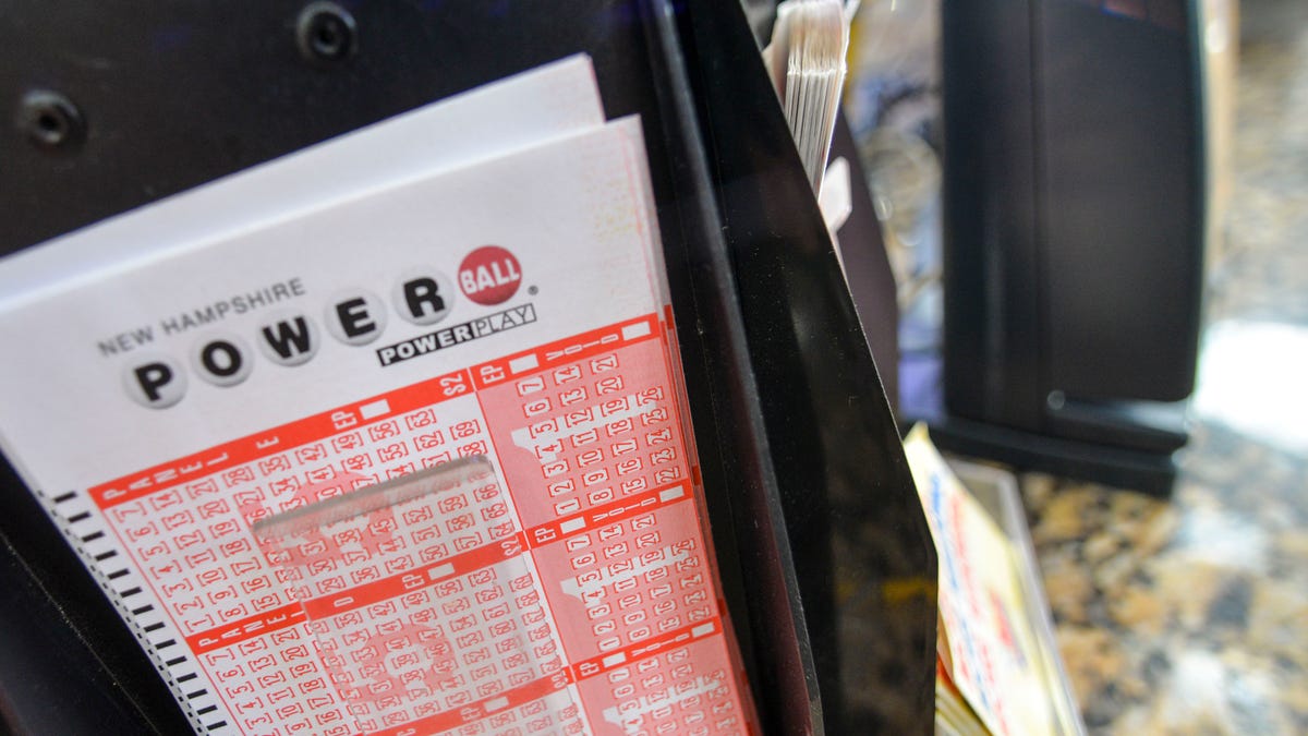 Here's What's More Likely to Happen to You Than Winning the Powerball dlvr.it/ScDpXT
