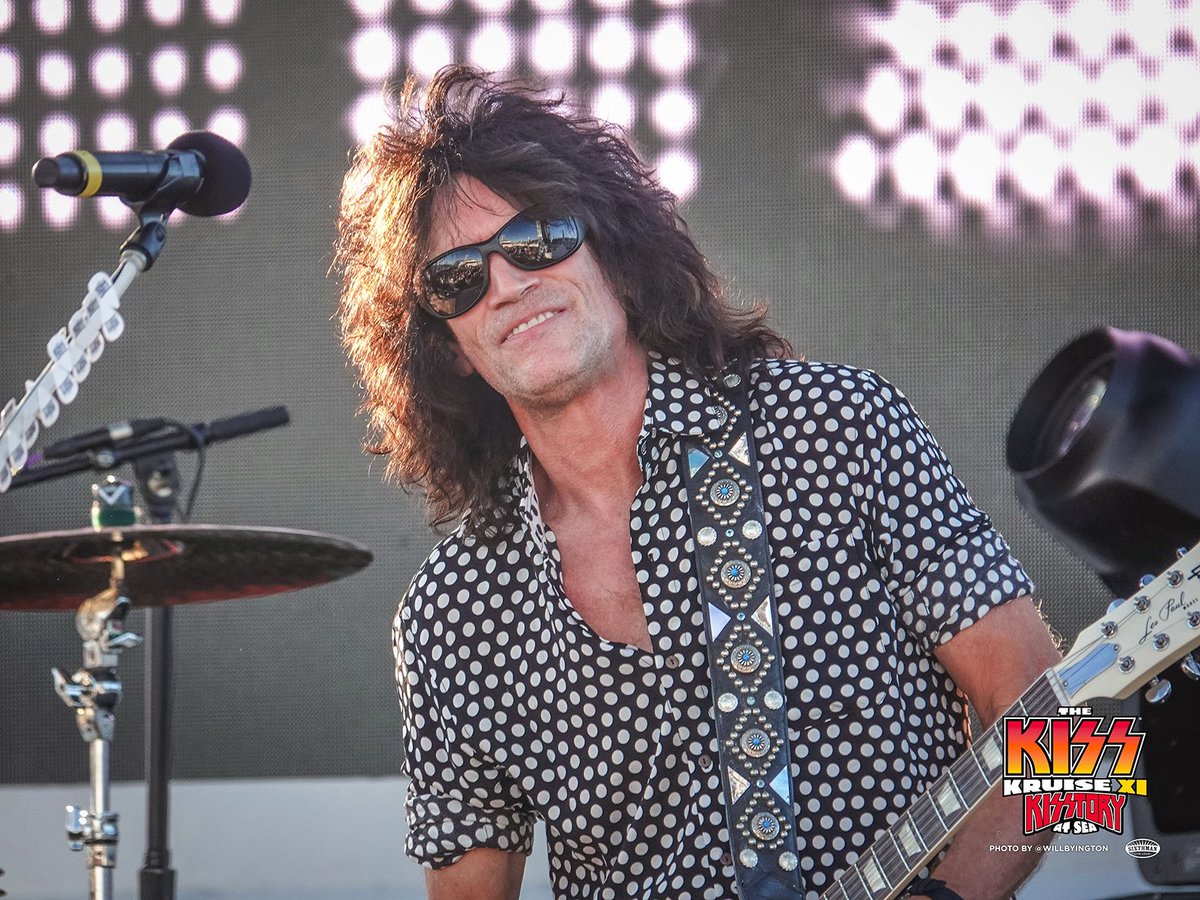 tommy_thayer's tweet photo. Back to back weeks on KISS Kruise XI was nothing short of phenomenal! So many great memories to take with us.. Thank you KISS Navy!! https://t.co/HnPoMTyakJ