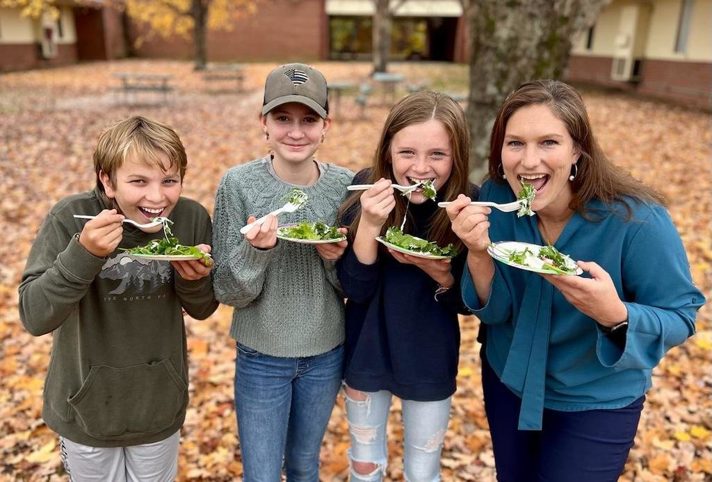 lmscardinals's tweet photo. Today, we ate salads with the tomatoes and lettuce we grew in our garden! #LiveLearnLandrum https://t.co/Wo8KZsPWgV