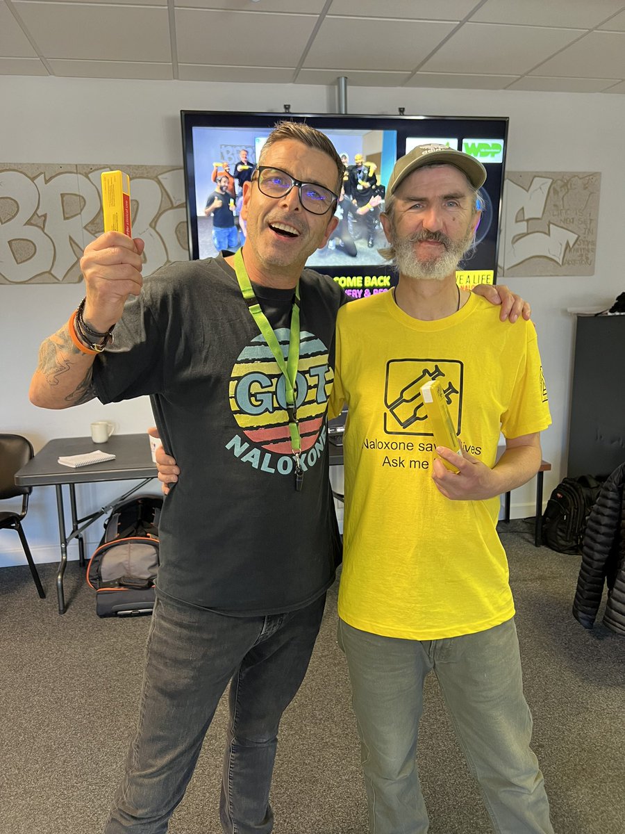 GBMC73's tweet photo. 🤓 #Love this man to bits 🥰
👉🏻Its been #mint to share the last 3 days in #Lewisham & #Redbridge with @TheGDAS #Naloxone #Machine #Mick @Michael56429100 🏴
👉🏻Working as a #CoConsultant with #Provider #Peers & #Commissioner’s he has #smashed it 🥰 #Proud of you 🤓 #BeingFolkOn https://t.co/LhY6j1cPya