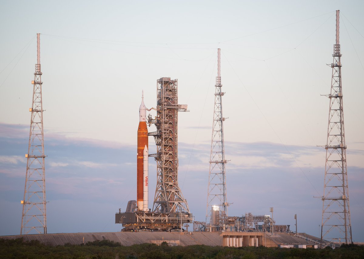 NASAGroundSys's tweet photo. Around 8:30 a.m. EDT on Nov. 4, @NASA_SLS and @NASA_Orion arrived at Launch Pad 39B after a nearly nine-hour journey from the Vehicle Assembly Building. Teams will continue working to configure SLS and Orion for the upcoming Nov. 14 launch attempt.
MORE: https://t.co/L8bRU5XMoU https://t.co/JQJrmmMpMK