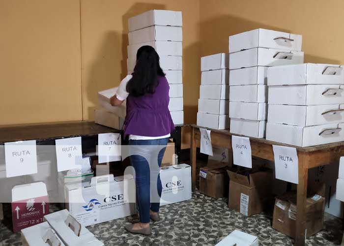 canaltn8's tweet photo. 🔴#AHORA #Nicaragua | Llega a Jalapa el material electoral que será ultimado durante los comicios municipales de este próximo 6 de noviembre en el que los nicaragüenses elegirán a sus autoridades municipales.

#EleccionesSoberanas2022 https://t.co/fKm89SsxMZ