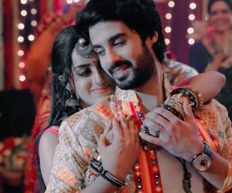 adiza_magic's tweet photo. My UN moments threads🥺❤️

𝐇𝐢𝐬 𝐒𝐭𝐚𝐫𝐞 𝐇𝐞𝐫 𝐒𝐦𝐢𝐥𝐞
                x 
𝐇𝐞𝐫 𝐒𝐭𝐚𝐫𝐞 𝐇𝐢𝐬 𝐒𝐦𝐢𝐥𝐞

#YehHaiChahatein #Rusha #AbrarGun https://t.co/smr6BM1MBP
