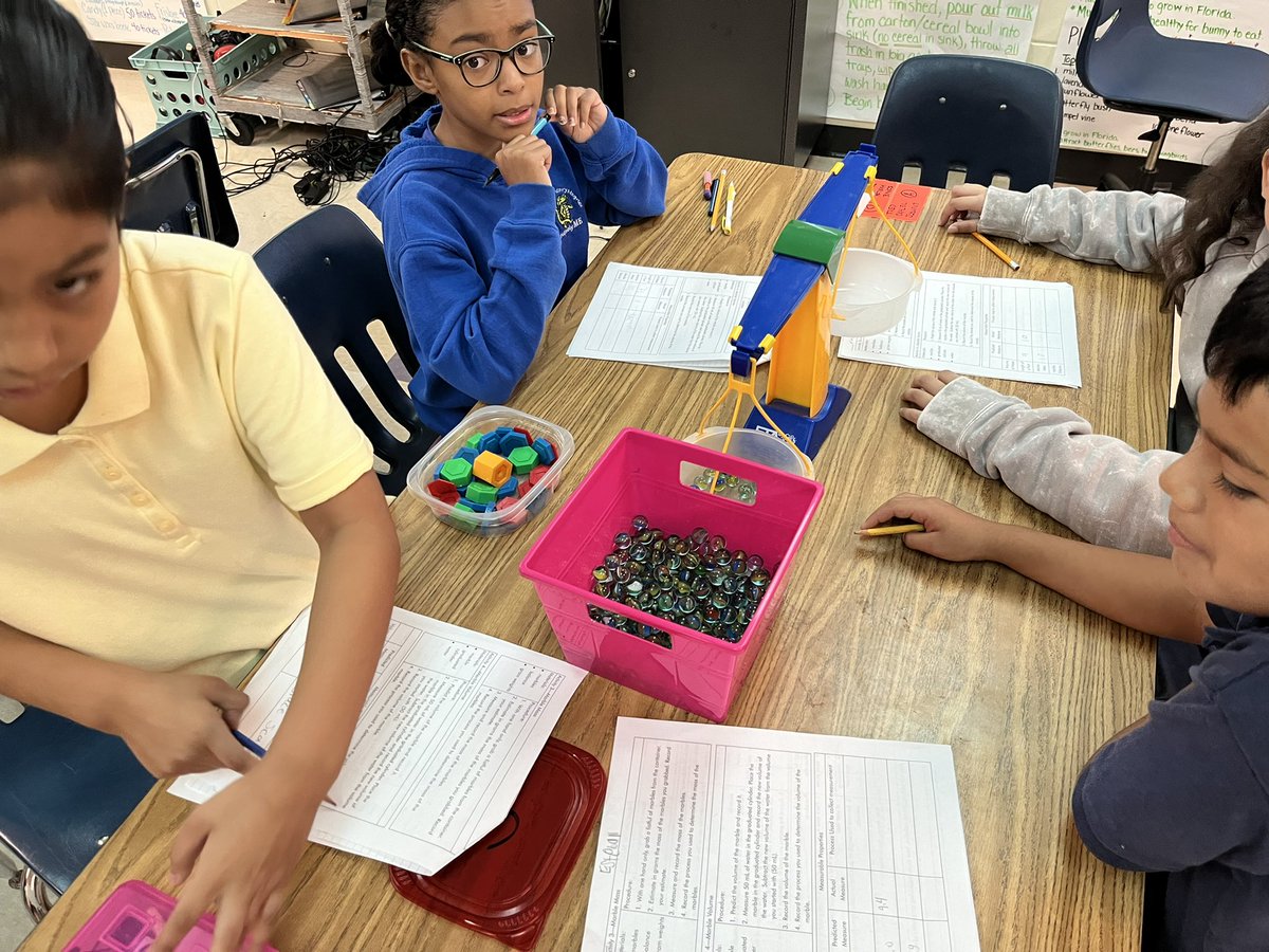 lisahnagel's tweet photo. Fourth graders at Muller magnet school learn about properties of matter that you can measure!@MullerMagnet @WeAreHAEST https://t.co/kJ7KWnKKot
