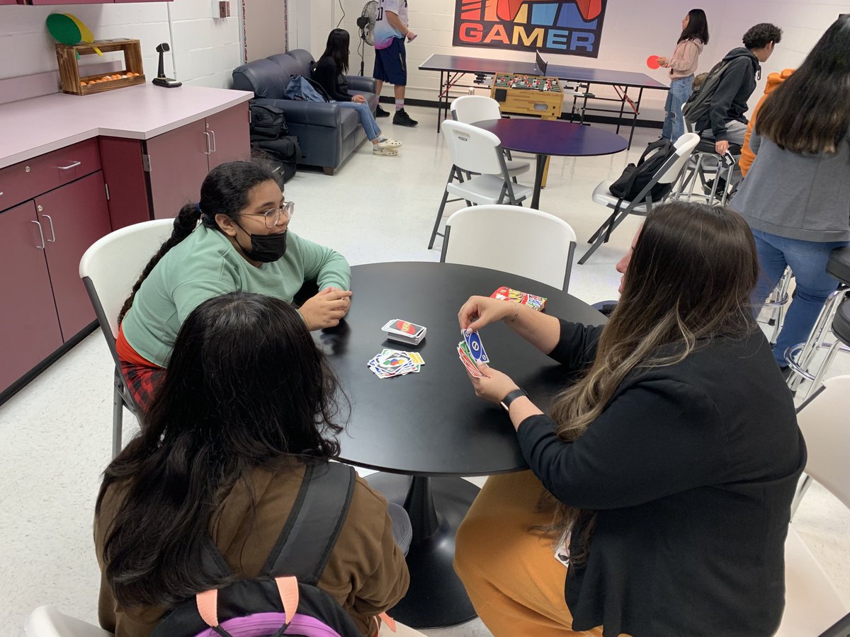 Poe Middle School tweet media