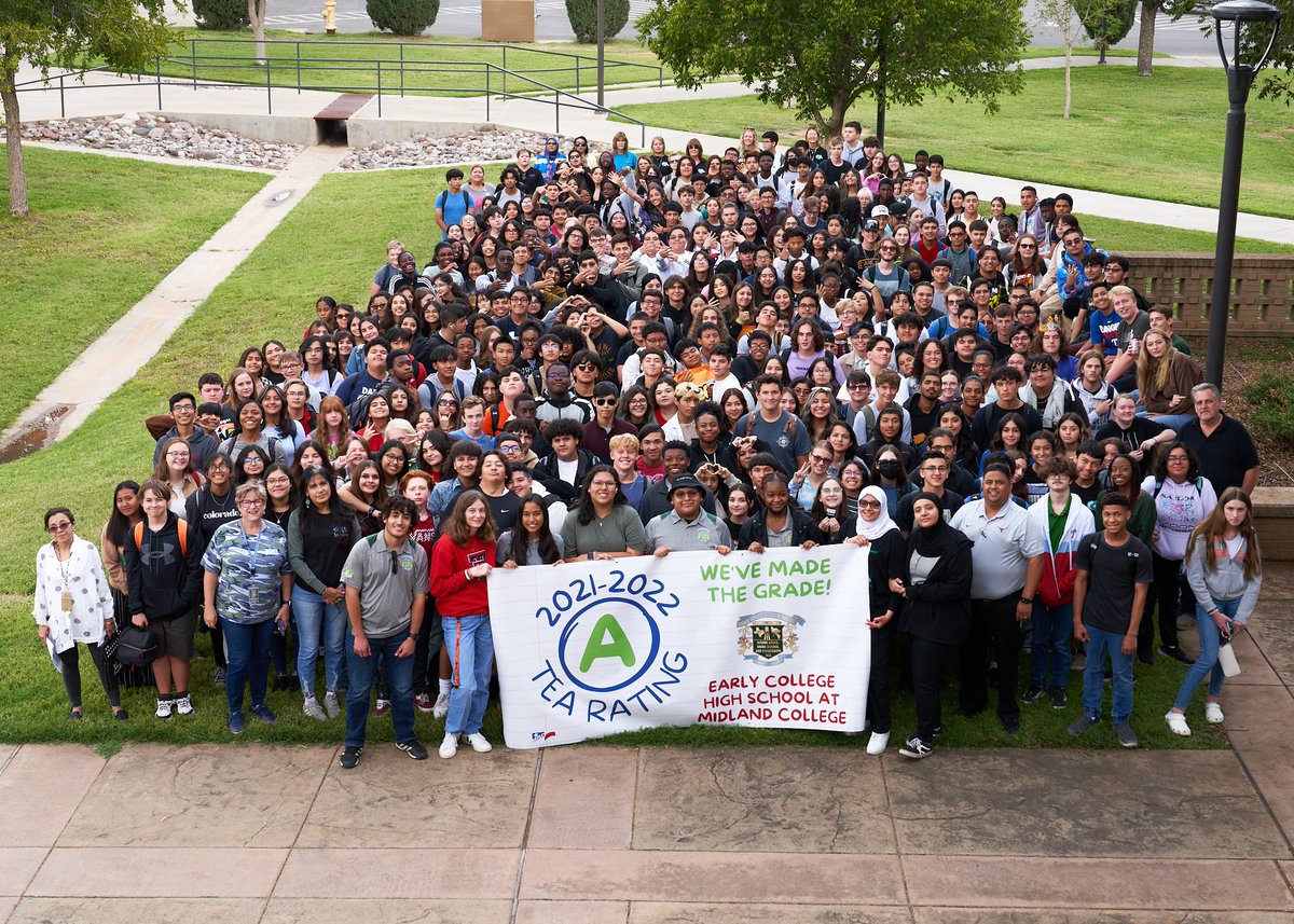 Midland_ISD's tweet photo. Watch the National Blue Ribbon Schools awards ceremony, where Early College High School at Midland College will be recognized for being one of the top schools in the nation! https://t.co/KMZp90m4nS https://t.co/bx65mdnVsK