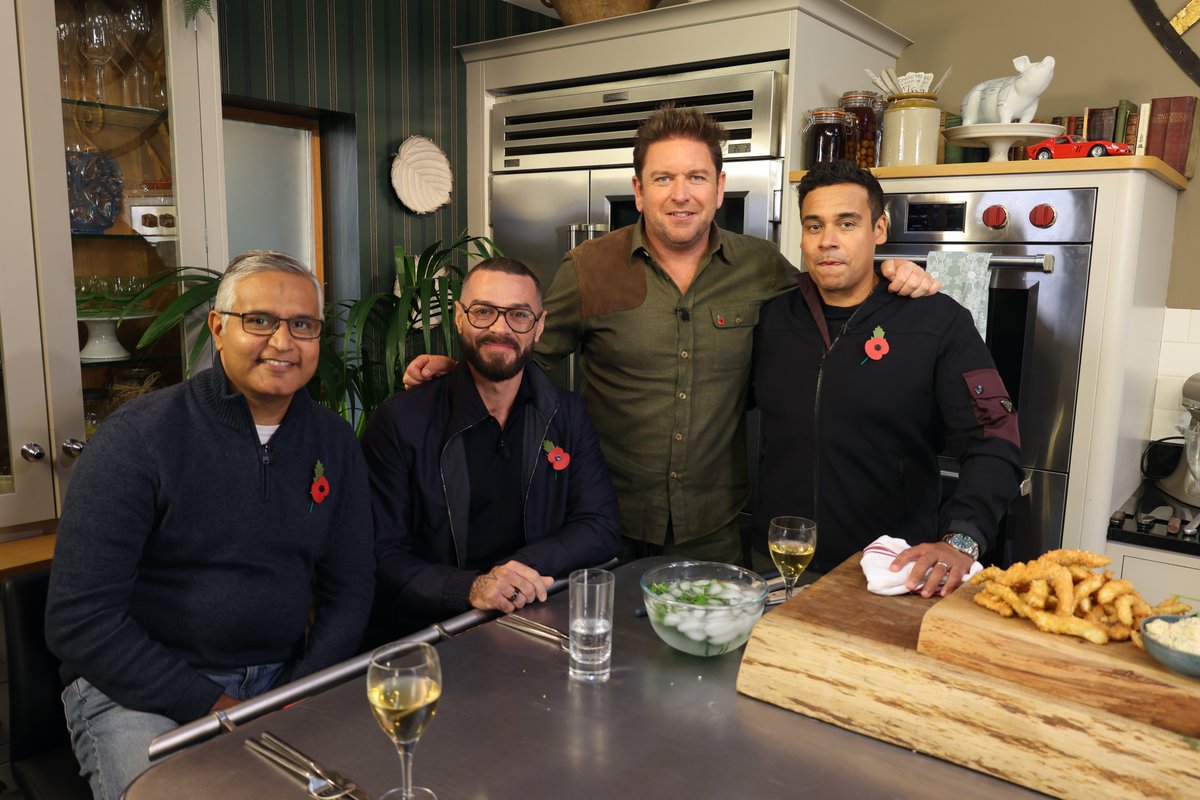 Tomorrow <a href="/jamesmartinchef/">James Martin</a> is joined by <a href="/mattjwillis/">matt willis</a>  who will be chatting about his new role in the West End and top chefs <a href="/PaulAinsw6rth/">The Ainsworth Collection</a> and <a href="/chefatulkochhar/">chefatulkochhar</a>. French Onion Soup, Goujons and Seafood Curry are all on the menu! See you at 9.25am <a href="/ITV/">ITV</a> #saturdayjamesmartin