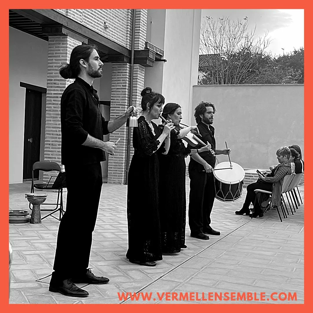 VermellEnsemble's tweet photo. Fotos de nuestro reciente concierto en El Maristan de Granada, tomadas por Concha Medina🙏🙏🙏🙏🐈‍⬛

Os recordamos que este sábado 5/11 20.00 estaremos en la iglesia de Santa María de Padul con nuestro programa  #ArsMoriendi 

¡Os esperamos!

#VermellEnsemble #EnsembleVermell https://t.co/qPO3jfvYzg