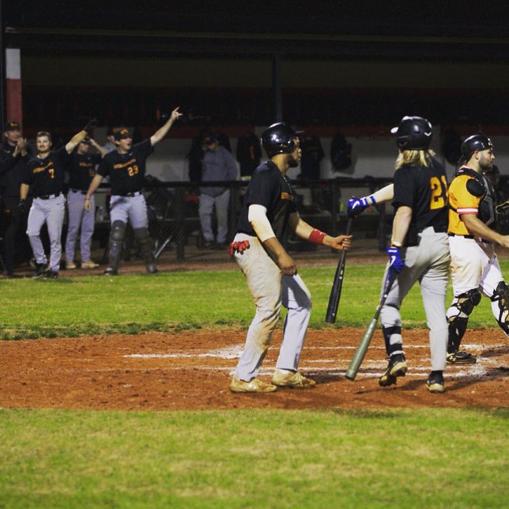 UTSBaseball's tweet photo. Game 4 &amp; 5 of the Firehawks Fall World Series tonight at Bobby Walker Field! 
First pitch is scheduled for 4PM. 
Black Team leads the series 2 games to 1. https://t.co/TMjXUdo6VK