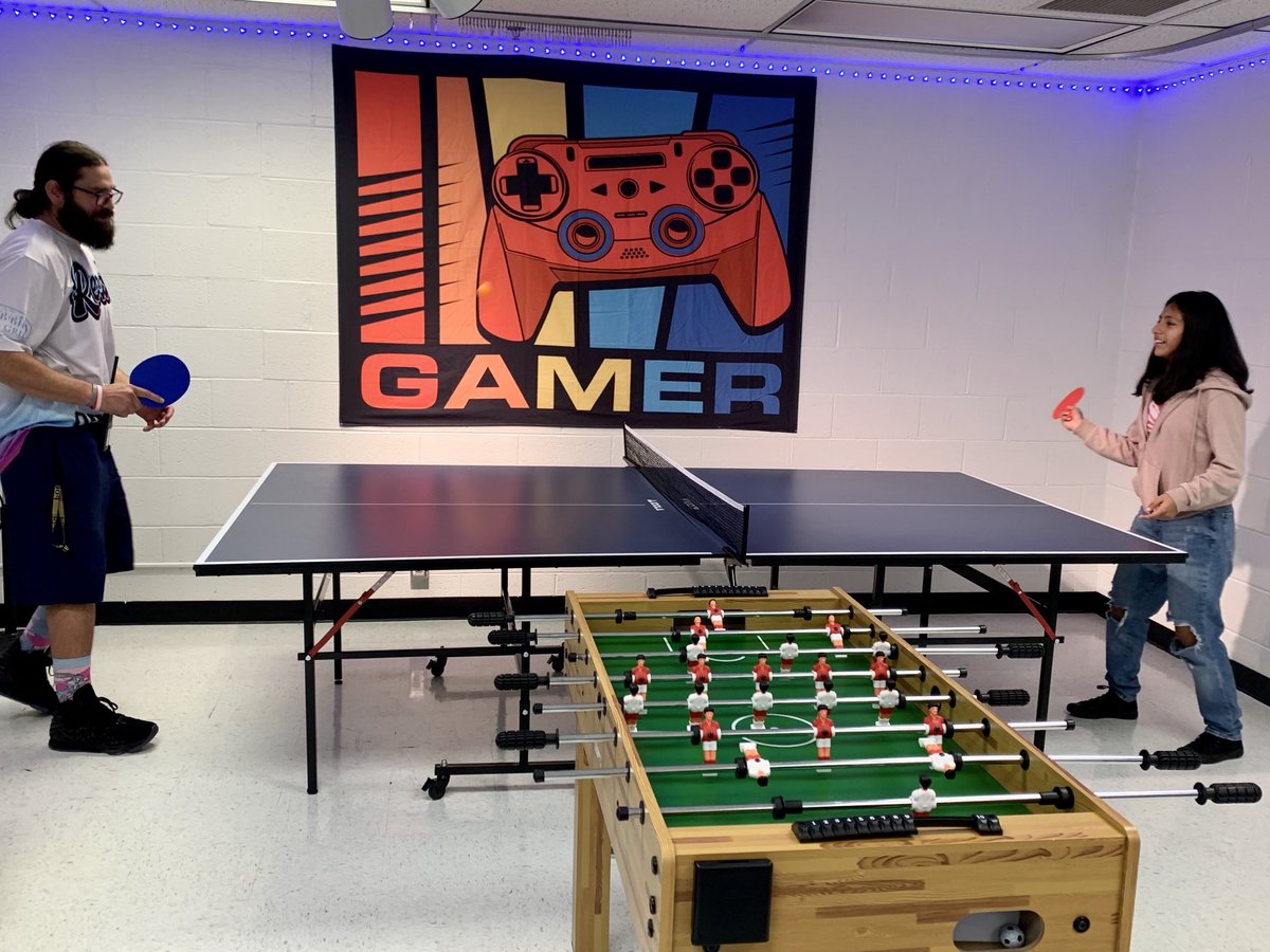 Poe Middle School tweet media