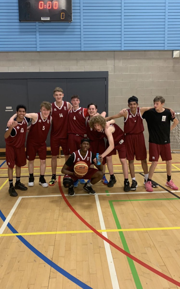 Well done to our senior Basketball team who picked up a win on Wednesday night against Dollar Academy. Very proud of how hard you are all working to improve. Thank you to @Dollar_Sport for the competitive game 🏀