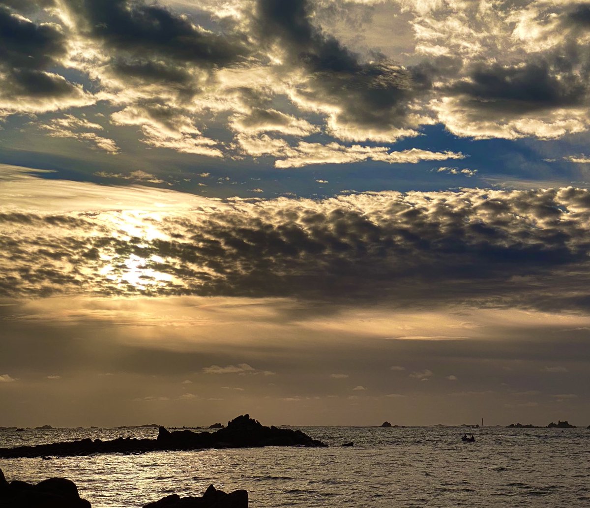 scillyniki's tweet photo. Gwendra fishing just heading out to bring in a few of the pots before more stormy weather hits this weekend π#bishoprocklighthouse #calmbetweenstorms https://t.co/xqcRw3d4yS