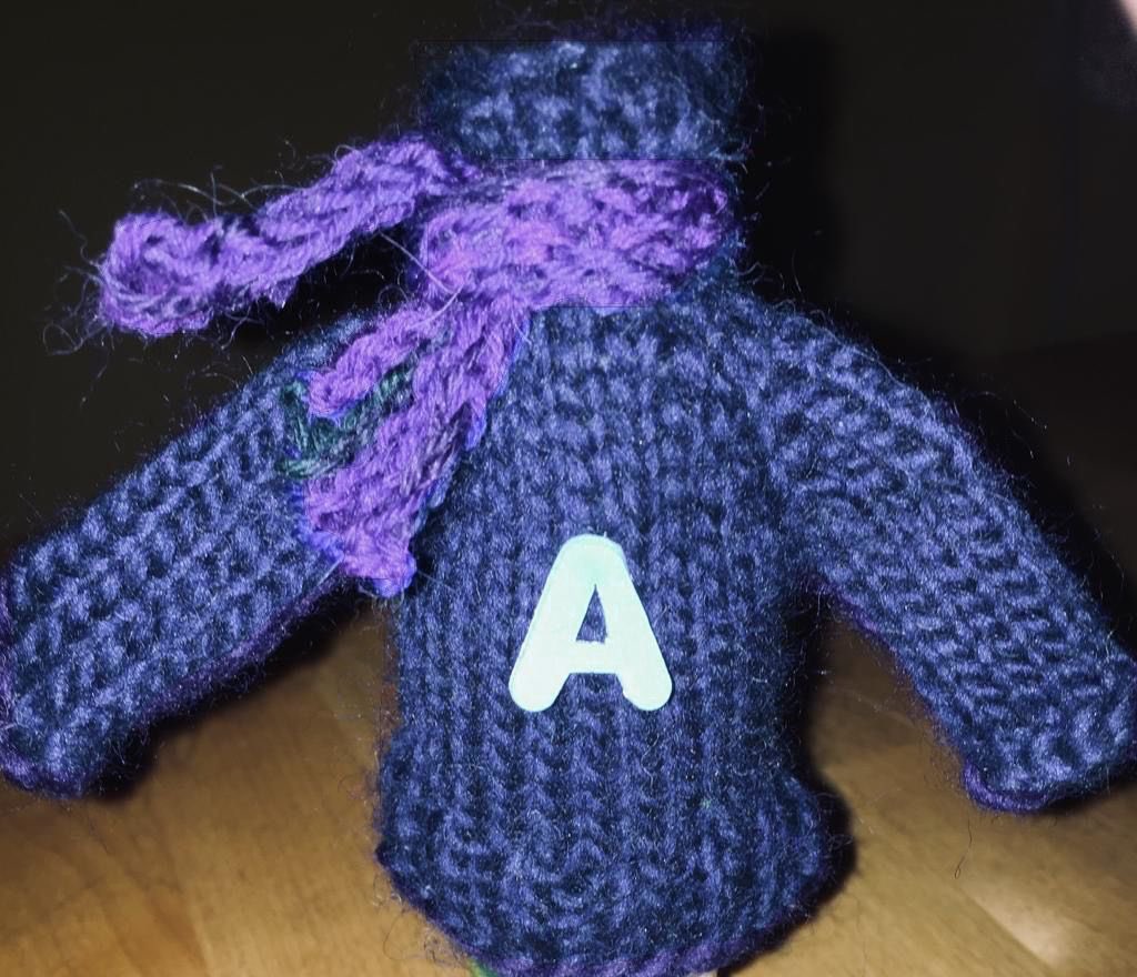 spynamedharriet's tweet photo. This @AMAPCEO member has donned a violet scarf to signal #IStandWithCUPE. Workers deserve fairness! #canlab #amapceo https://t.co/qV0I3LYRAi