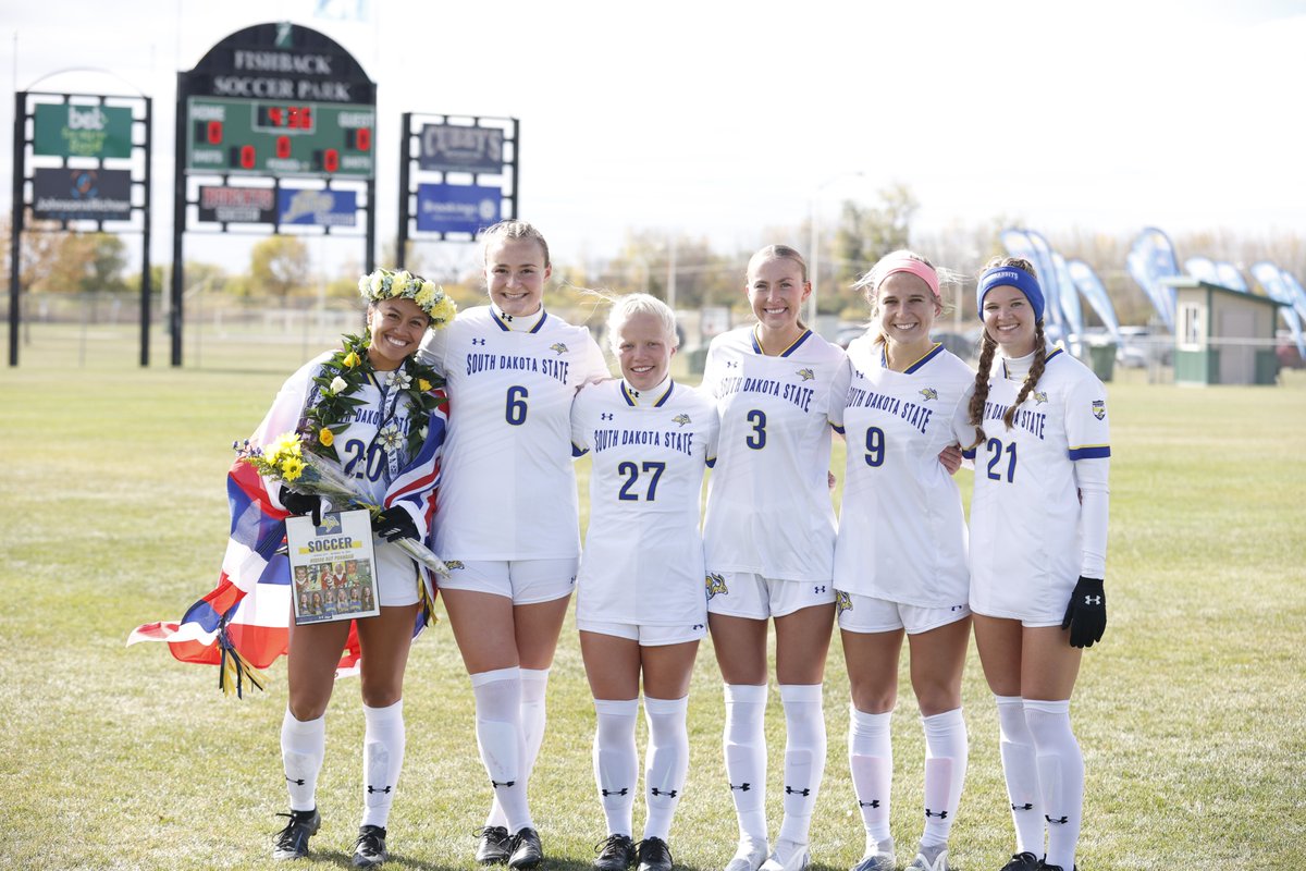 Thank you, seniors! 💙 Once a 🐰, always a 🐰.

#GoJacks 🐰
