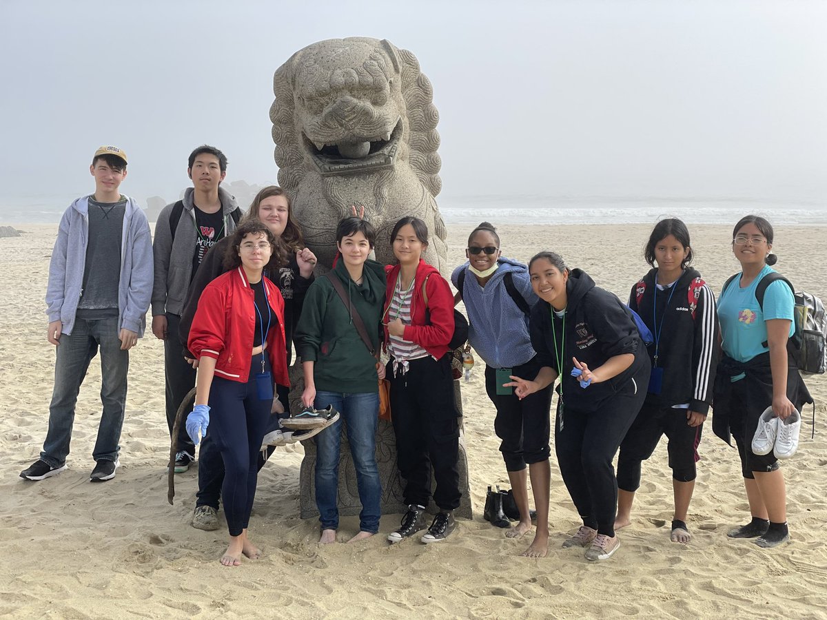 PerryWhs's tweet image. Awesome day. Lots of trash removed. Beach guardian very happy w @WeehawkenTSD Climate Club students!!! #WeeGreen #WeeClean #WeeWork @bcalligy @EDUwithAriel @AdParkin78 @DeStefanoEDU