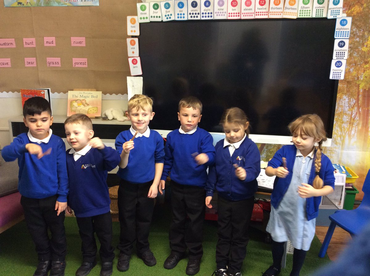 TPAF2LB's tweet photo. We have made chocolate sparklers today. Yummy! We talked about how the warm water would melt the chocolate π #TPARE #TPAF2RE @DeltaTheparks https://t.co/TJnFXJmG3c