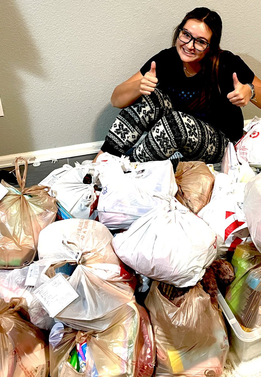 SilverCreekLA's tweet image. SCLA Senior Talyn Fordham is doing amazing work with her Capstone Project working with  packofhope.org She's got 27 completed duffle bags for kids in #fostercare, with a bunch almost complete. More opportunities to help her coming soon! @SilverCreek_HS @svvsd #lead