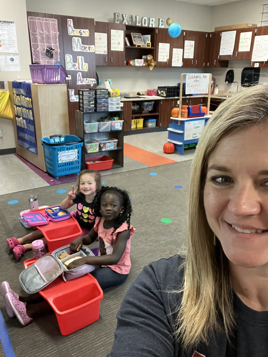 kinderJessSouth's tweet photo. I love lunch the teacher! 😍 @CFISDWells @CFISDWellsK #explorewells https://t.co/bTGeGpH5NL