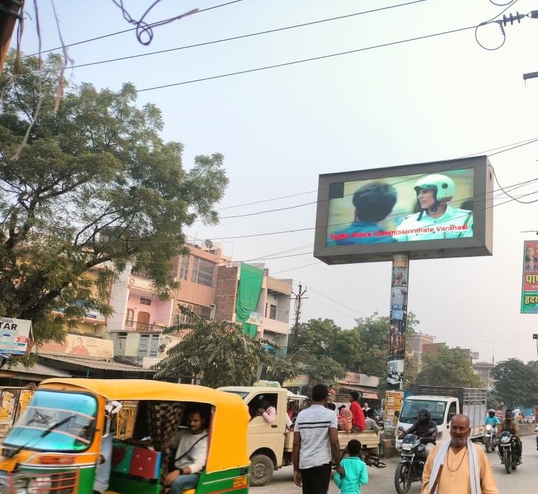 यातायात पुलिस कमिश्नरेट वाराणसी द्वारा विभिन्न प्रचार माध्यमों से, वाराणसी शहर की सम्मानित जनता को यातायात नियमों को पालन करने के लिए जागरूक किया जा रहा है, इस जनजागरण में आम जनता का सहयोग मिल रहा है।
#यातायात_माह_2022
<a href="/SatishBharadwaj/">A. Satish Ganesh🇮🇳</a>