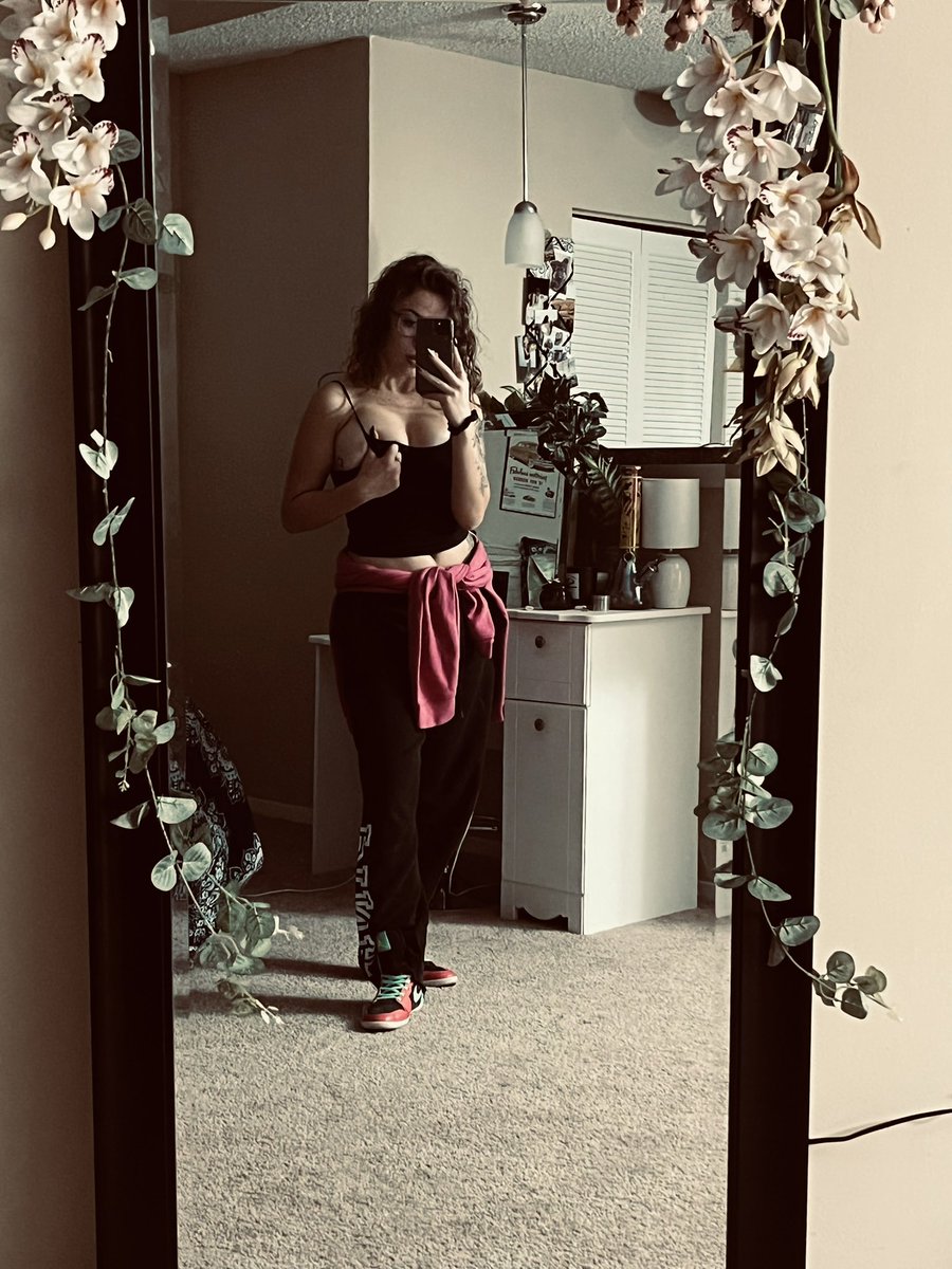 GnotaJ's tweet photo. what if…i knocked on your door at 2:30 in the morning? https://t.co/8Rli8h9fty