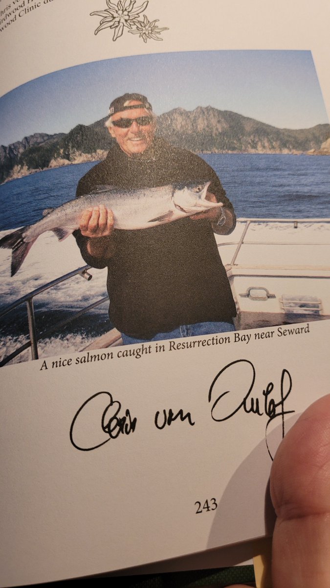 Spannender kann ein Leben kaum sein. Chris von Imhof wanderte mit 19 Jahren im bayerischen Garmisch Partenkirchen aus gen USA und später Alaska. „Today Alyeska, Tomorrow Zee World“ ist in englischer Sprache erschienen und bei Amazon erhältlich. amzn.to/3UnKspt