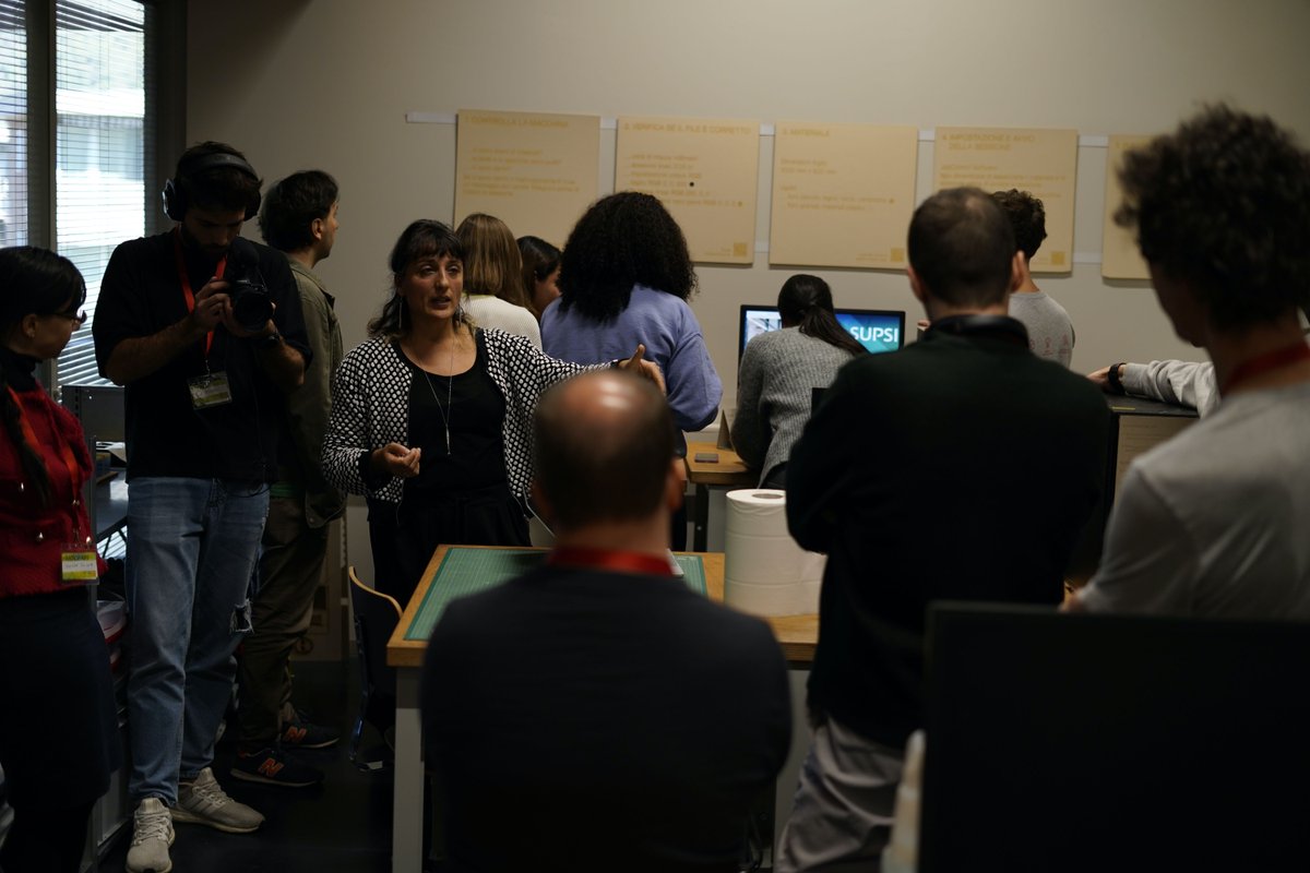 supsi_ch's tweet photo. La prima sessione prosegue con un tour guidato da Serena Cangiano, ricercatrice SUPSI, presso gli spazi #Fablab. Successivamente, i team di lavoro si sono riuniti per iniziare le prime attività di brainstorming sulla challenge scelta.
@opendataCH
#GLAMhack22
#GH22 https://t.co/x5pNqZgf8M
