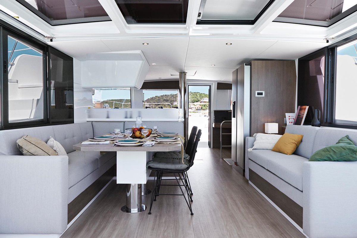 RoyalYachtingME's tweet image. Sea view aboard the Bali 4.4 🌊 

Many of you were amazed by the space on  Bali 4.4. With a usable area of 87.9 m² (946 sq ft), unmatched in this category ☀️

- 𝗗𝗲𝘀𝗶𝗴𝗻 𝘆𝗼𝘂𝗿 𝗲𝘀𝗰𝗮𝗽𝗲 - 

#balicatamarans #catamarans #bali4.4 #designyourescape #designyourescapebali