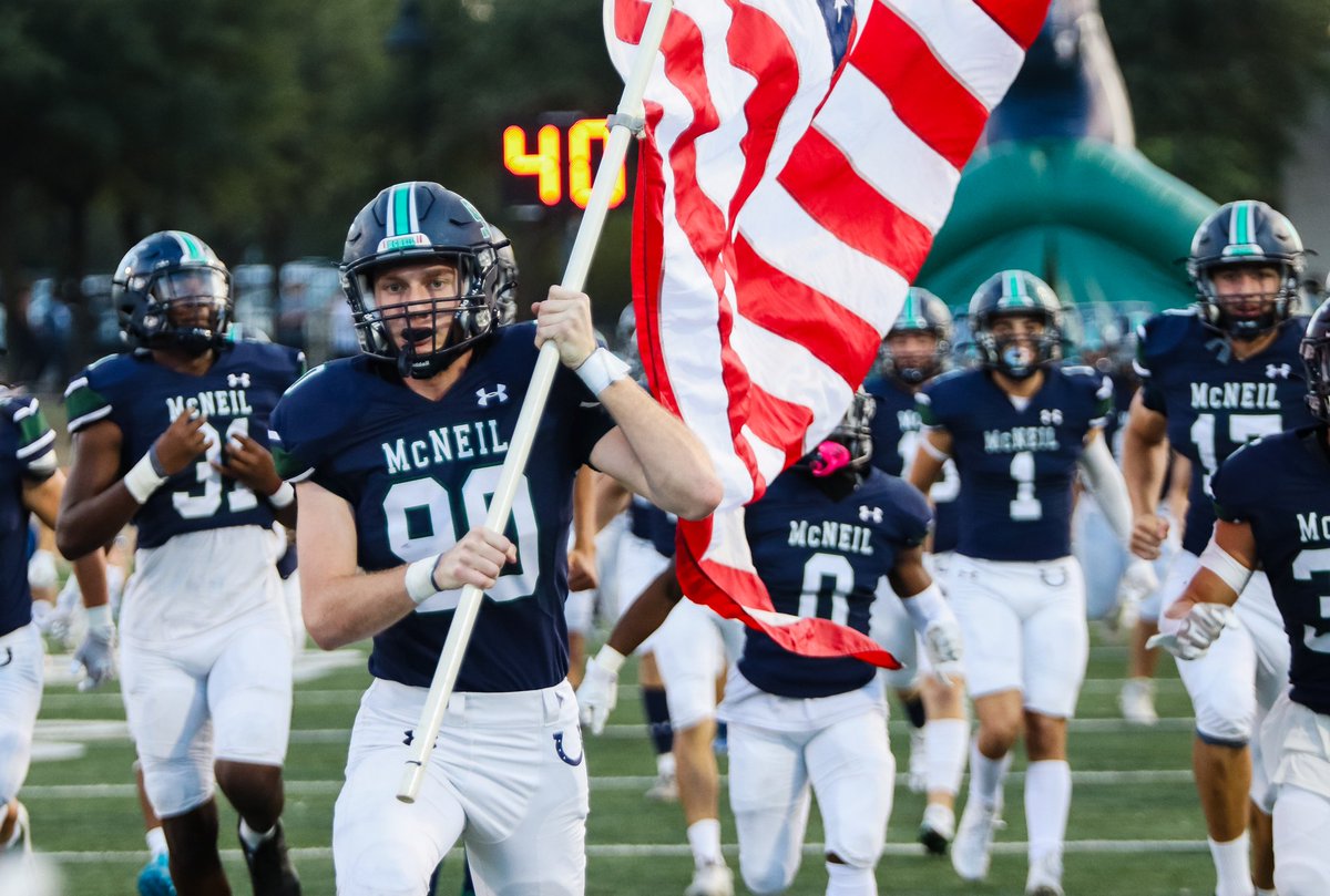 DavidShoen's tweet photo. It's my last game as a high school senior and maverick. Come out to dragon stadium tonight and support us! #workisdue #notdoneyet @FootballMcneil @RecruitsCenTex @FlxAtx @VypeATX https://t.co/X6BERSTTft