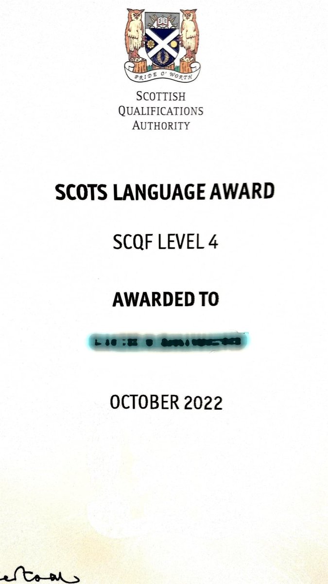 Very proud of last years 3rd year pupils who chose Scots and have received their level 4 Scots Language certificates for all their hard work last year. Here are some of the 57 pupils proudly holding their certificates! 🏴󠁧󠁢󠁳󠁣󠁴󠁿