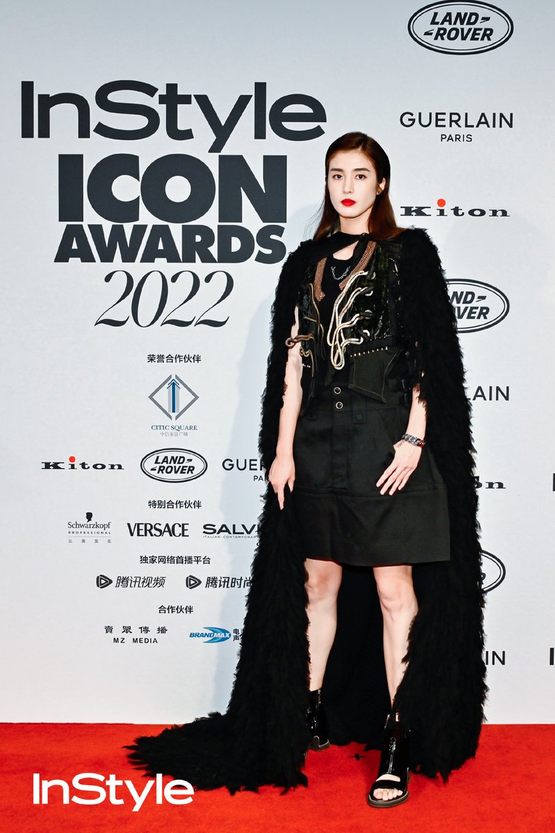 China women's national football team's goalkeeper #ZhaoLina looking like a heroine at InStyle Icon Awards 2022