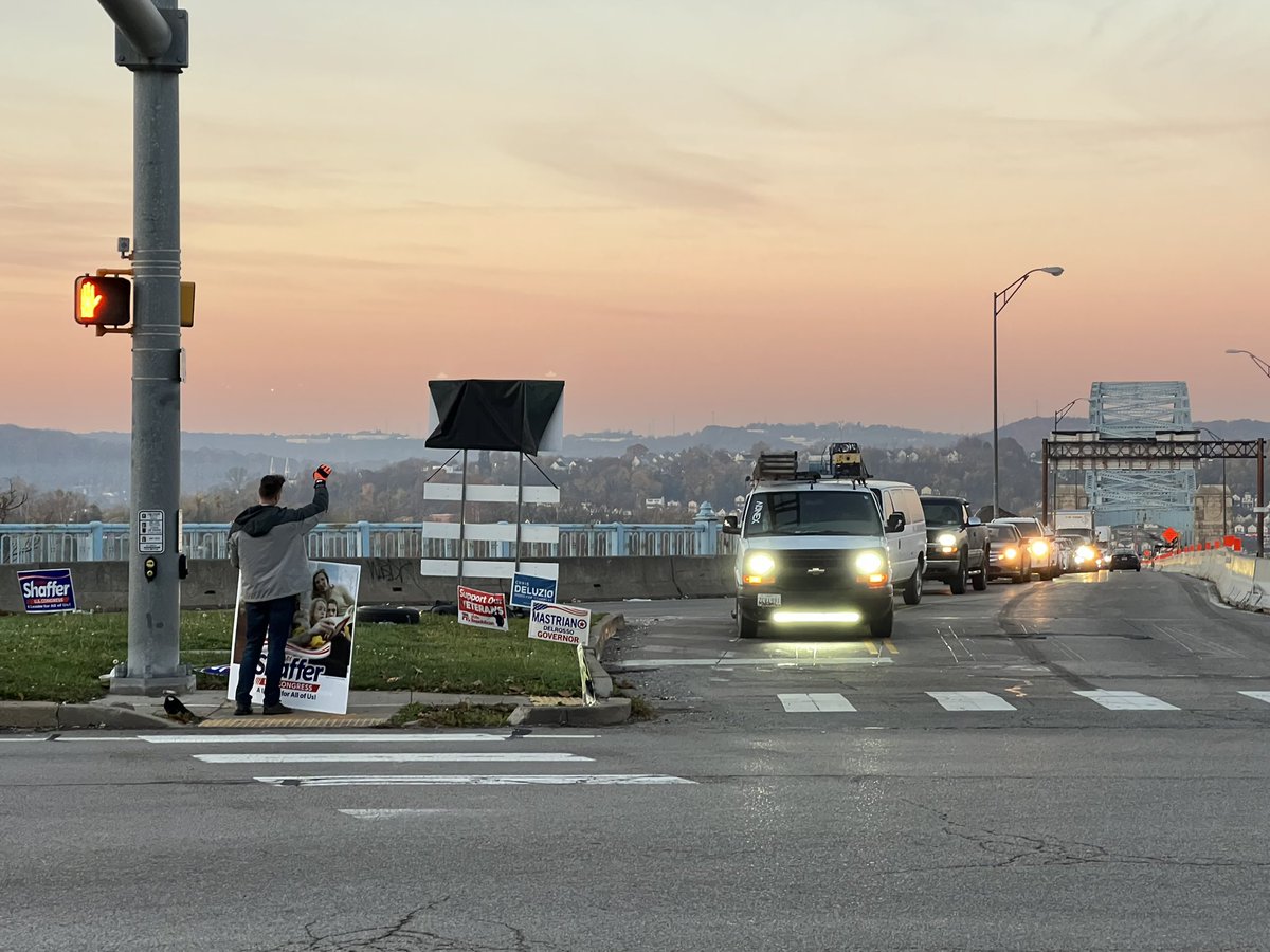 Goood morning #PA17! What a beautiful day to sign wave. Voters are fired up and ready for change!