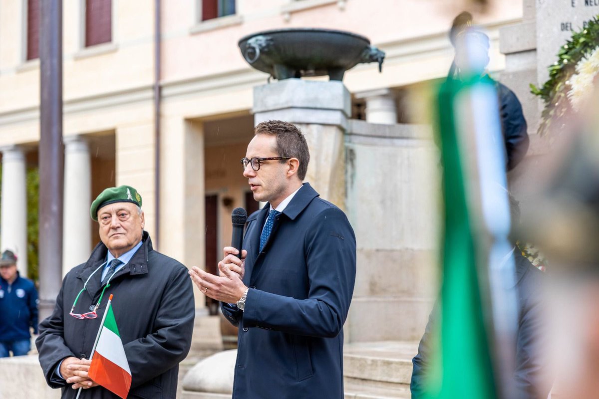 Al_Villanova's tweet photo. 📌Questa mattina a Pieve per le celebrazioni del #4novembre. 
Una giornata che meriterebbe di tornare festività nazionale per tributare il giusto Onore ai tanti ragazzi caduti indossando la divisa. #ForzeArmate https://t.co/Q8Uh6hObsO