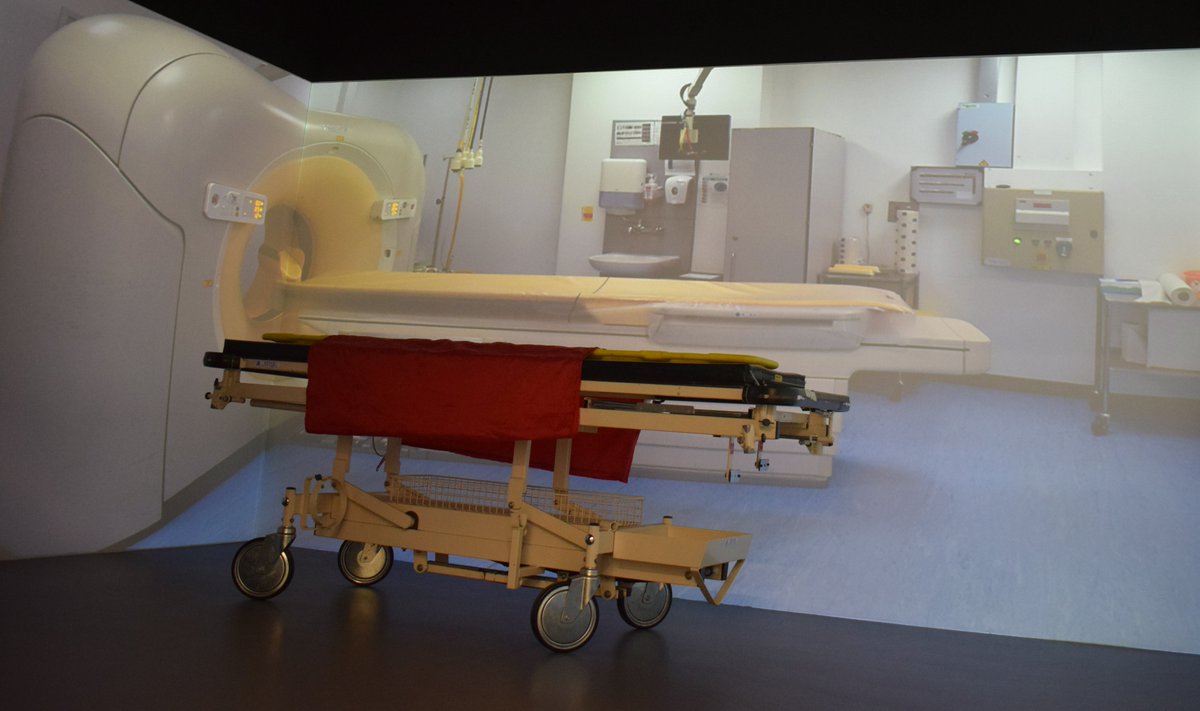 Some pictures from our ANP CC simulation session yesterday- intra-hospital transfer. A fantastic method of learning in our <a href="/QUBInterSim/">QUB Simulation Centre</a> facilities <a href="/QUBSONM/">QUBNursing&Midwifery</a> #ANPCC #Simulation #criticalcare Thank you to all involved in making this possible