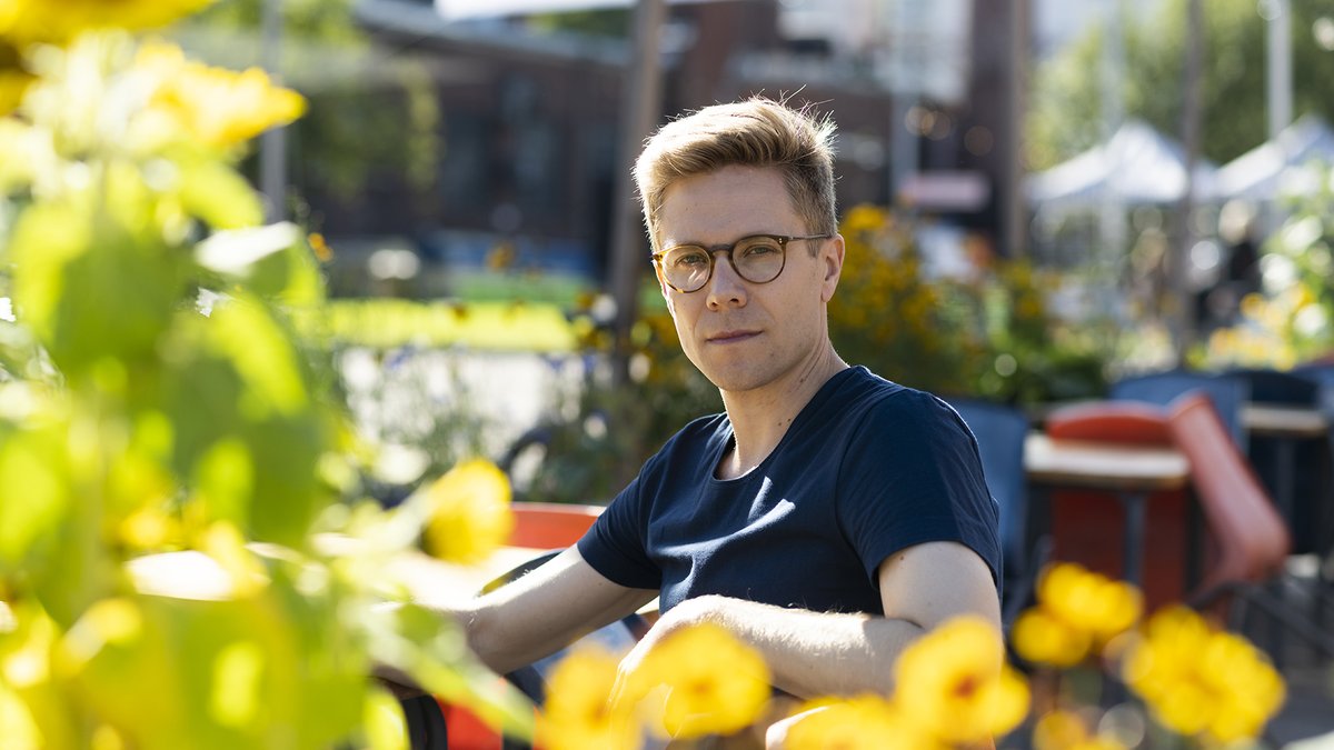 SelanderCo's tweet photo. Asiakaslehden tuottaminen on usean kuukauden prosessi, jossa punnitaan sisältöjä tarkasti. @Atria_Oyj  asiakaslehti Hyvä Ruoka antaa äänen asiakkaille, atrialaisille, sidosryhmille ja ruoka-alan palveluista nauttiville tahoille. 🗣 Lue: https://t.co/1ANXcuyEQG
#sisällöntuotanto https://t.co/JuZHEPEGVf