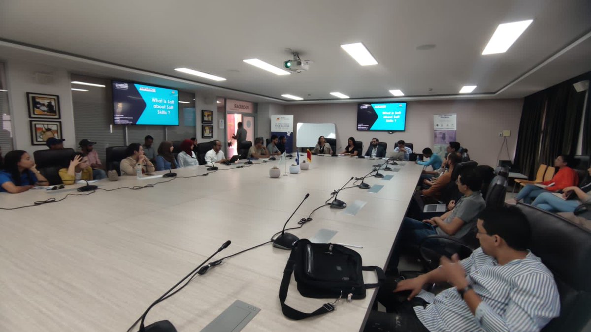RE_Maroc's tweet photo. Retour en image 📸 du Workshop sur les #SOFT_SKILLS organisé par Reseau Eentreprendre Agadir en partenariat avec la cité de l’innovation Souss Massa et le technopark Souss Massa en faveur des candidats porteur de projets et aux jeunes entrepreneurs des deux incubateurs. https://t.co/myGtT35Wmn