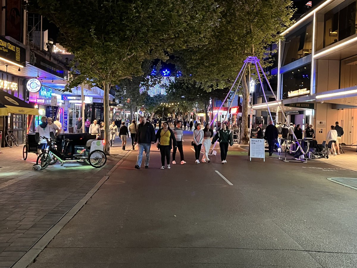 PerthPol's tweet photo. Weekend 2 of James Street road closures. @PerthPol on patrol on foot, on bikes, in vans and with @MountedPol on horses. Come to Northbridge, feel safe and have a great night. #fb #safeperthcity https://t.co/V9pHf3FyHS