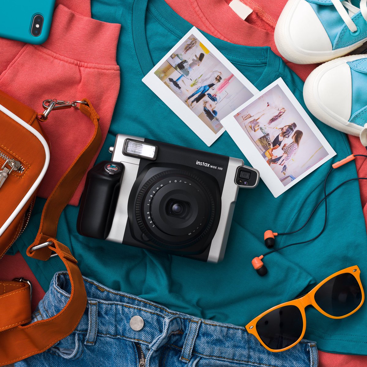 IndiaInstax's tweet photo. When a camera looks this amazing, what is there to dislike? π€©
Meet the instax Wide 300 - the classy instant camera to capture your everyday moments instantly in a wider frame π
#instaxindia #wide300 #instantcamera #instantprinter #instantfilms #photography #aestheticvibes https://t.co/xBKyykFGpw