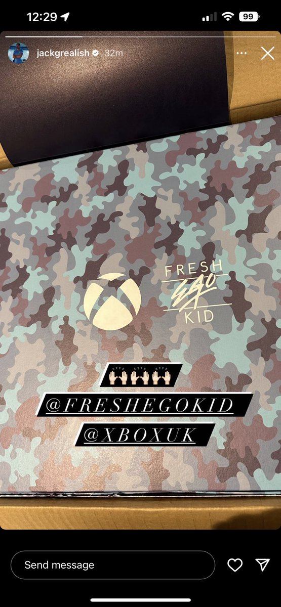 samuelofc's tweet photo. Big up @JackGrealish for sharing the @XboxUK x @FRESHEGOKID Mineral Camo collab 👀🙏🏽💚 https://t.co/tM6EcpuqgG