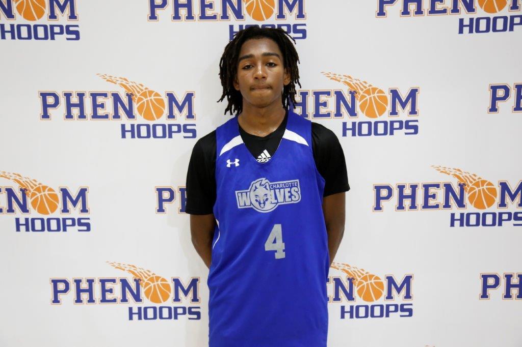 2023 Elijah Burnett puts everyone on notice to start the season #PhenomHoops

- Burnett put on a terrific showing vs. Combine and showed why more schools should be looking his way. 

Read: phenomhoopreport.com/2023-elijah-bu…