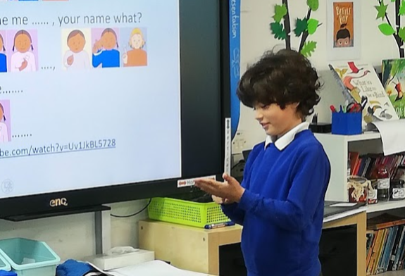 We are loving learning BSL and can now greet each other, sign our names and say how we are feeling. This week we also learned Halloween signs!
#WroxhamLanguages
<a href="/WroxhamSchool/">The Wroxham School</a> <a href="/DebbieDoheny/">Debbie Doheny</a> <a href="/LindseyJane1122/">Lindsey Jane Morris</a>