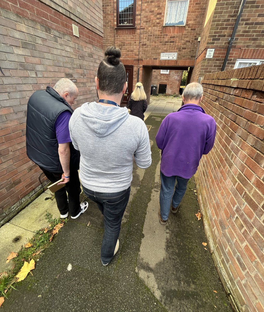 Out on the St Elphins/ St Katherine’s estate yesterday with colleagues/ partners across Torus foundation healthy neighbours, Torus and HMS. Discussing support of a clean up on the estate and future plans for the area 👀🪴💐🌺 @TorusFoundation #healthyneighbours