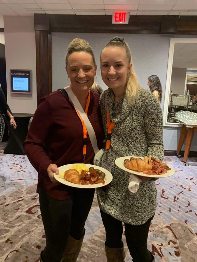 Enseignantes de mère en fille! 😍

#ACPI2022