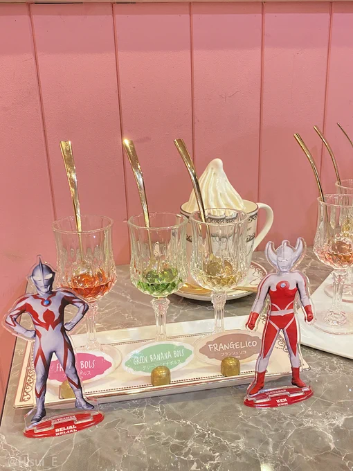こないだ原宿の推し活カフェ行った時の写真〜((꜆꜄ *˙꒳˙)꜆꜄꜆ アクスタ撮影するの初めてだったけどアクスタって撮影しやすいんだね! 