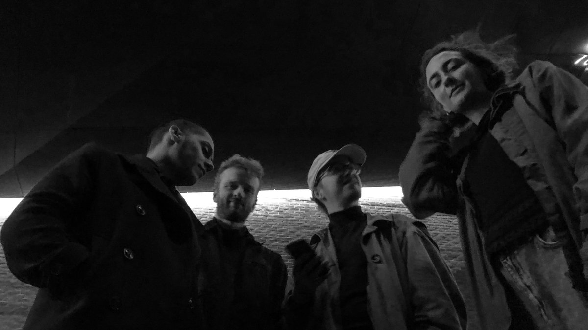 Hard Of Hearing Magazine (@hardofhearingmu) on Twitter photo London noiseniks <a href="/kyotokyotoband/">Kyoto Kyoto</a> charge to the front with newest cut ātrierā via <a href="/BlitzcatRecords/">Blitzcat Records</a> - they headline <a href="/theoldbluelast/">The Old Blue Last</a> tomorrow!
Read More: hardofhearingmusic.com/2022/11/04/lon⦠London noiseniks <a href="/kyotokyotoband/">Kyoto Kyoto</a> charge to the front with newest cut ātrierā via <a href="/BlitzcatRecords/">Blitzcat Records</a> - they headline <a href="/theoldbluelast/">The Old Blue Last</a> tomorrow!
Read More: hardofhearingmusic.com/2022/11/04/lonā¦