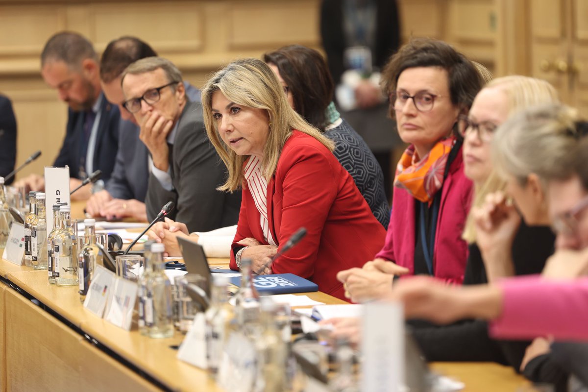 GENE_GlobalEd's tweet photo. "Global Education is an integral part of quality education." The 🆕 #European #Declaration on #GlobalEd to 2️⃣0️⃣5️⃣0️⃣ #GE2050 is now officially adopted!🎉🌏https://t.co/d30cHrR03m https://t.co/dugRpiGhiY