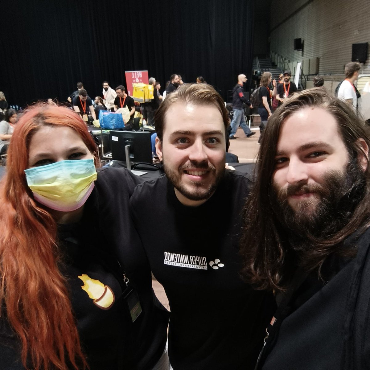 FirecoffeeS's tweet photo. Finalmente, casi cerrando el evento, pudimos conocer a @darksylvok y hablar brevemente con él. Fue un placer tener ese mini ratito y poder hacernos la foto contigo. ¡Muchas gracias por todo! Nos vemos en la siguiente @IndieDevDay ❤️ https://t.co/y2aNhBd1K8